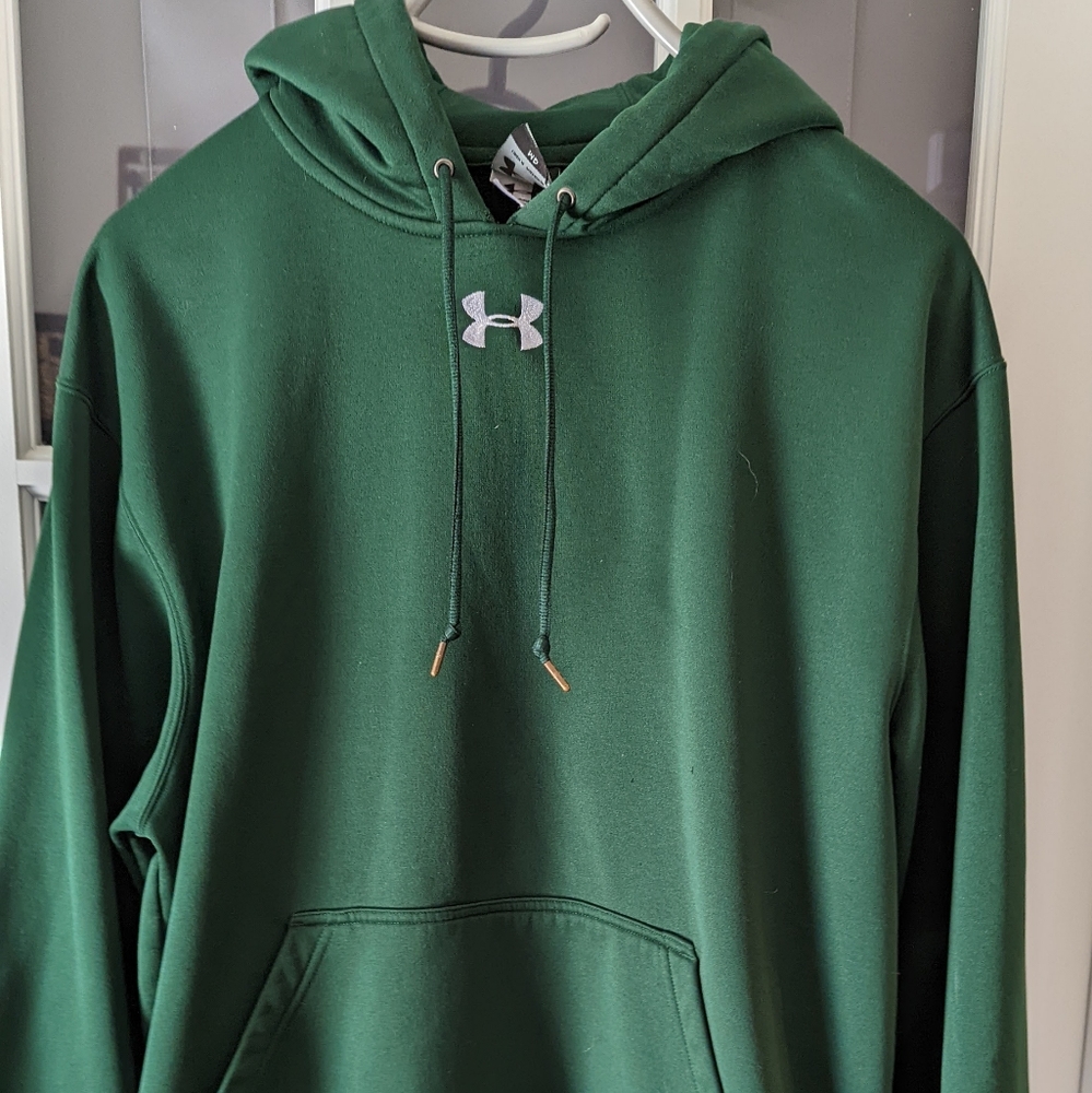 Men's Under Armour hoodie medium